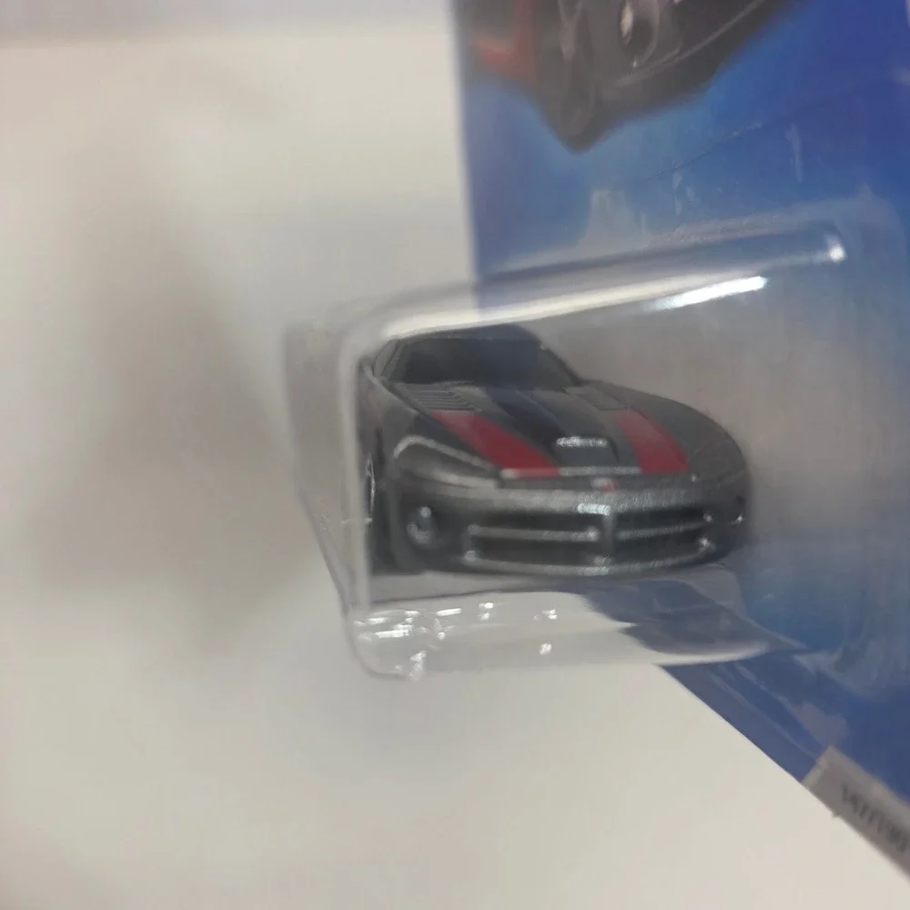 Hot Wheels 2006 Dodge Viper Dream Garage 2009 Grey Red Stripe 147/190 P2467 New